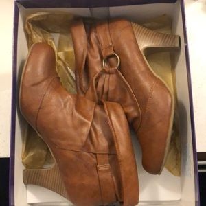 Brown Madden Girl heeled  Booties with accent